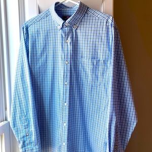 Vineyard Vine - like new, blue plaid long sleeve shirt